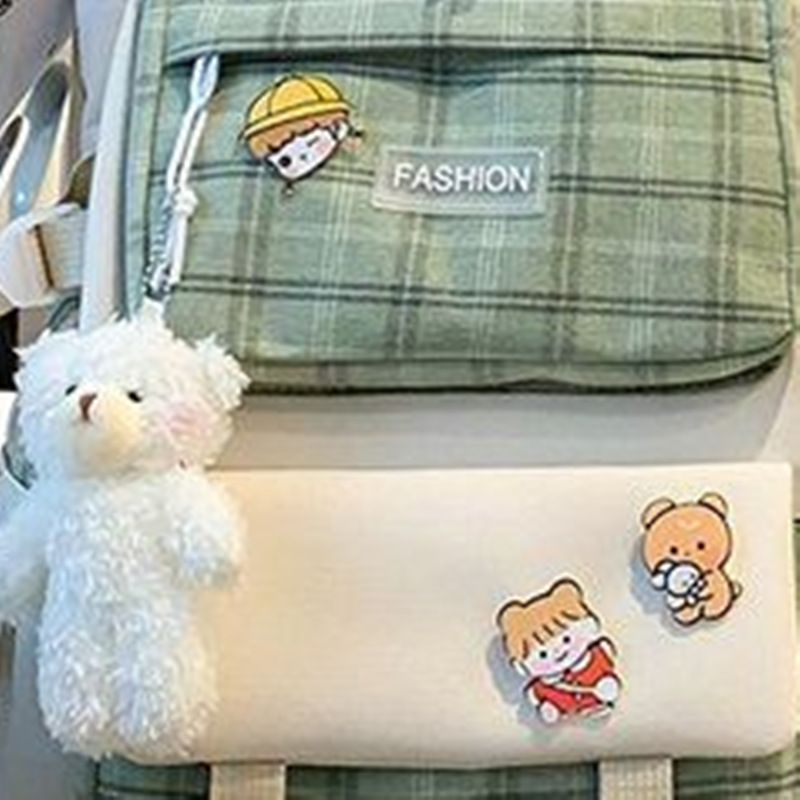 The schoolbag pendant is only used as a schoolbag accessory Specification drawing