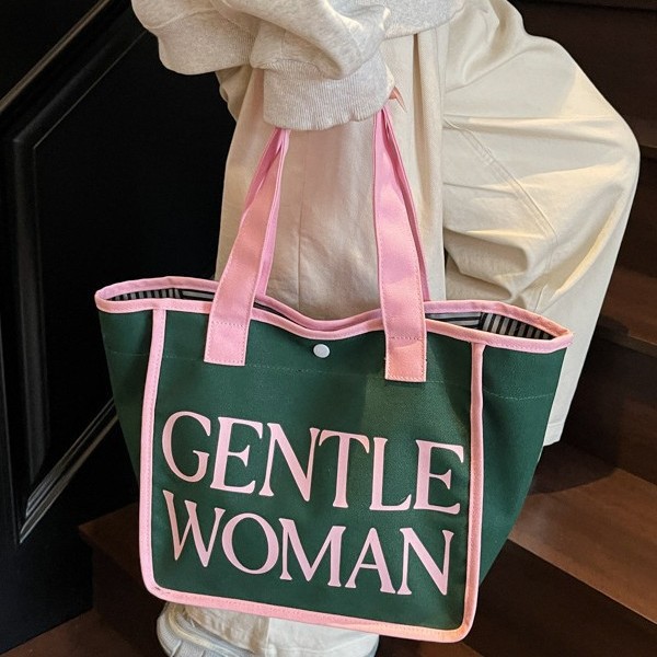 New letter tote bag canvas large capacity single-shoulder bag Student commuter bag 2025 early spring Mommy handbag for women Application Scenario
