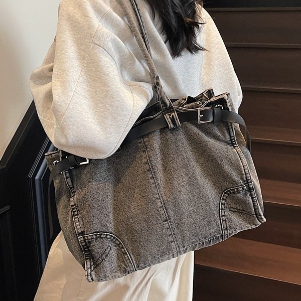 The 2025 new Spring/summer light luxury niche high-end underarm bag, tote bag, single-shoulder crossbody denim women's bag details Picture