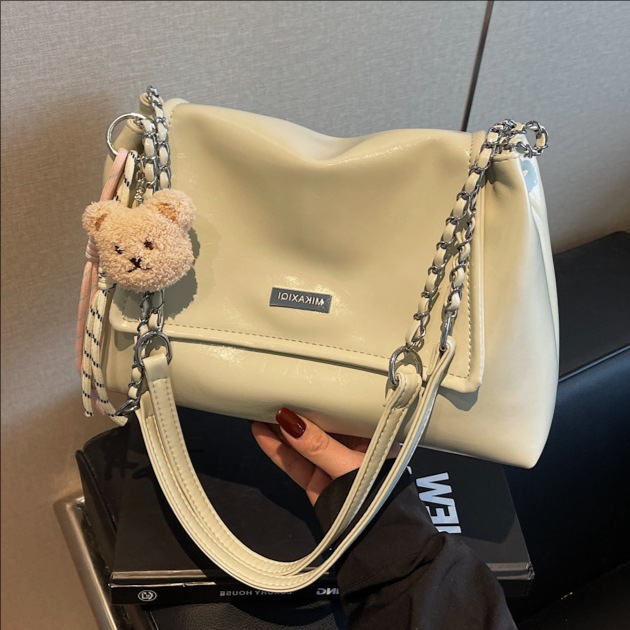 Large-capacity soft leather commuter tote bag for women, 2025 new style versatile chain crossbody bag, casual single-shoulder underarm bag full figure