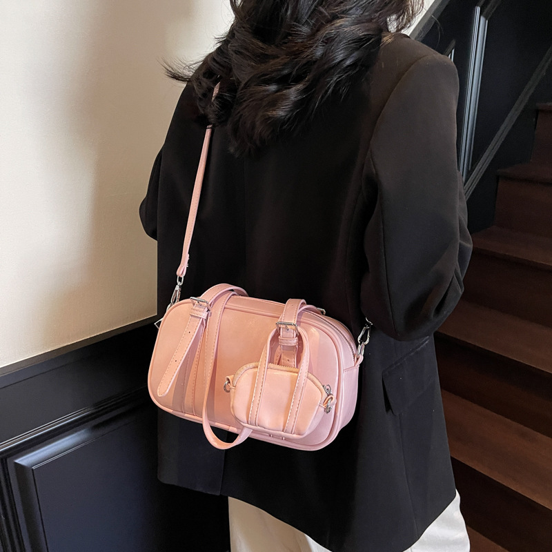 Cross-border niche design multi-pocket hand-held bowling bag for women 2025 new style fashionable single-shoulder crossbody pillow bag Specification drawing