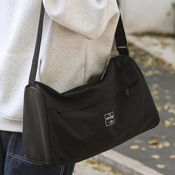 A unisex Japanese-style, simple and trendy single-shoulder bag, a new 2025 niche casual commuting crossbody bag Specification drawing