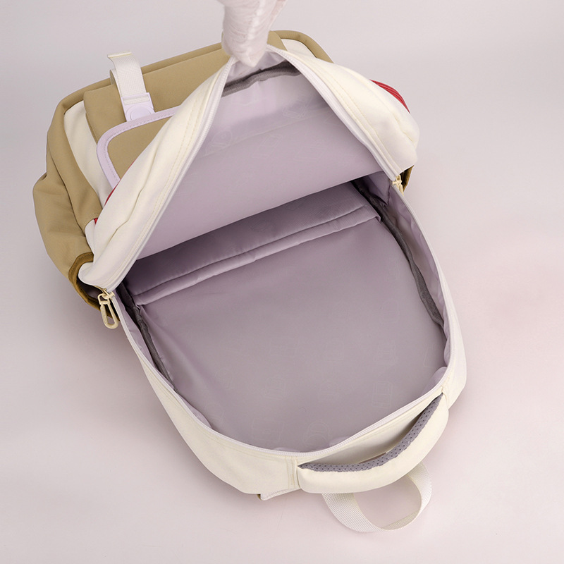 A large-capacity, lightweight backpack for girls in junior high school, a cute color-blocking backpack for primary school students from grades three to six Application Scenario