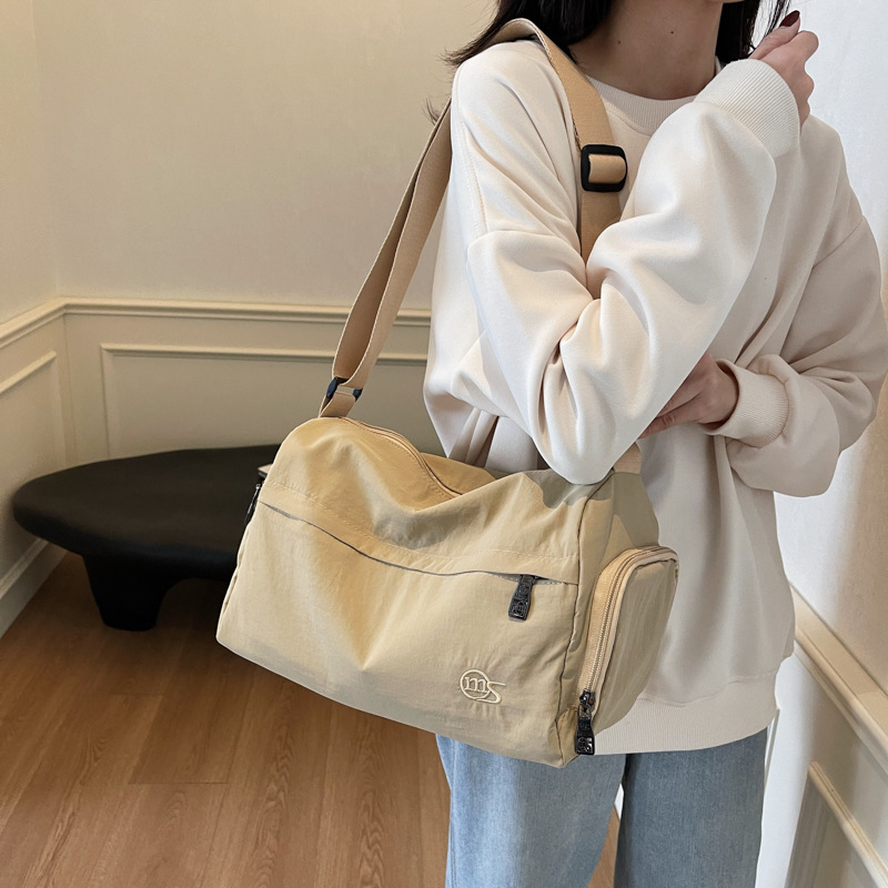 Canvas bag for women, large capacity 2024 new autumn and winter versatile single-shoulder crossbody bag, fabric bag for class and commuting tote bag full figure