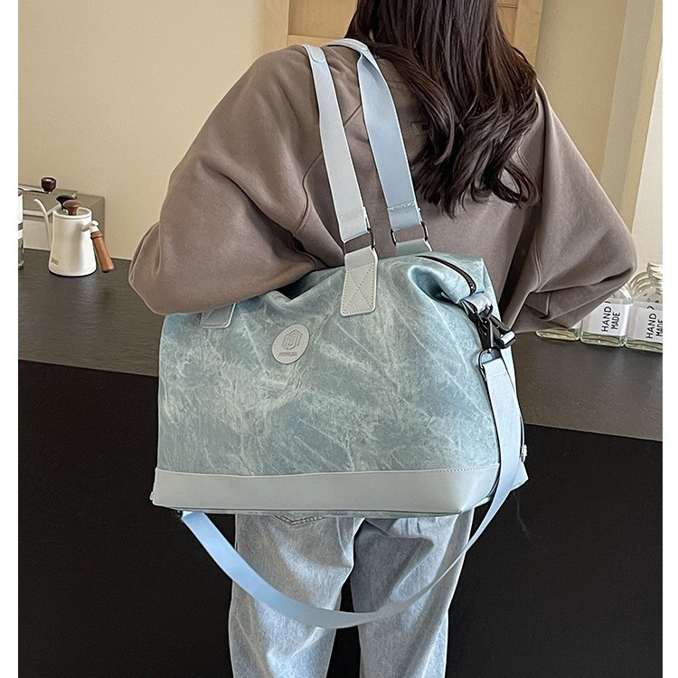 Wholesale of new cross-border ins travel bags, trendy large-capacity sports and fitness bags, fashionable and casual short-distance storage bags full figure