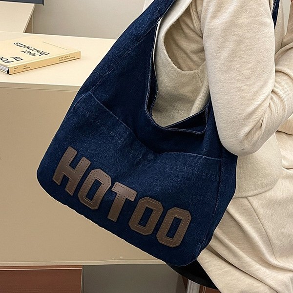 A large-capacity tote bag for women, a new minimalist denim bag for 2024, a cross-border Korean version minimalist single-shoulder bag, a trendy women's bag full figure