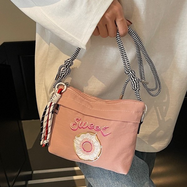 ins Nylon embroidered waterproof makeup Bag for Women 2025 New style Portable multi-functional sweet storage bag casual single-shoulder Specification drawing