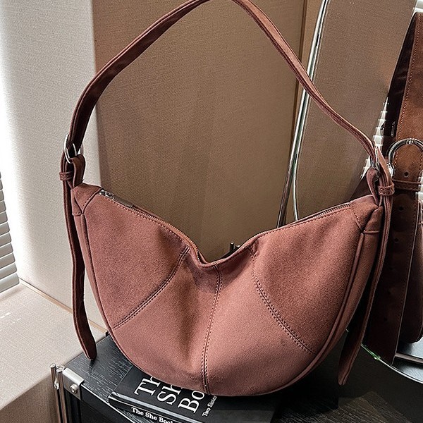 2024 New stylish large-capacity dumpling bag for women, cute and cool crossbody bag for women, super cool single-shoulder bag, niche bag details Picture