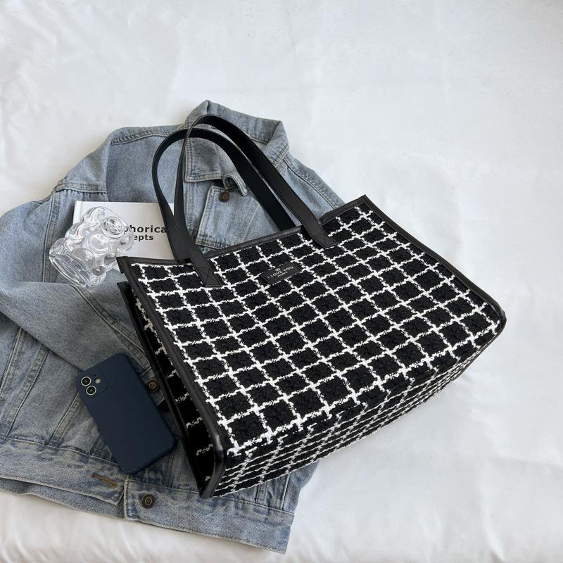 Casual large-capacity canvas bag for women 2024 new autumn and winter, popular single-shoulder commuter bag, versatile tote bag for work Specification drawing
