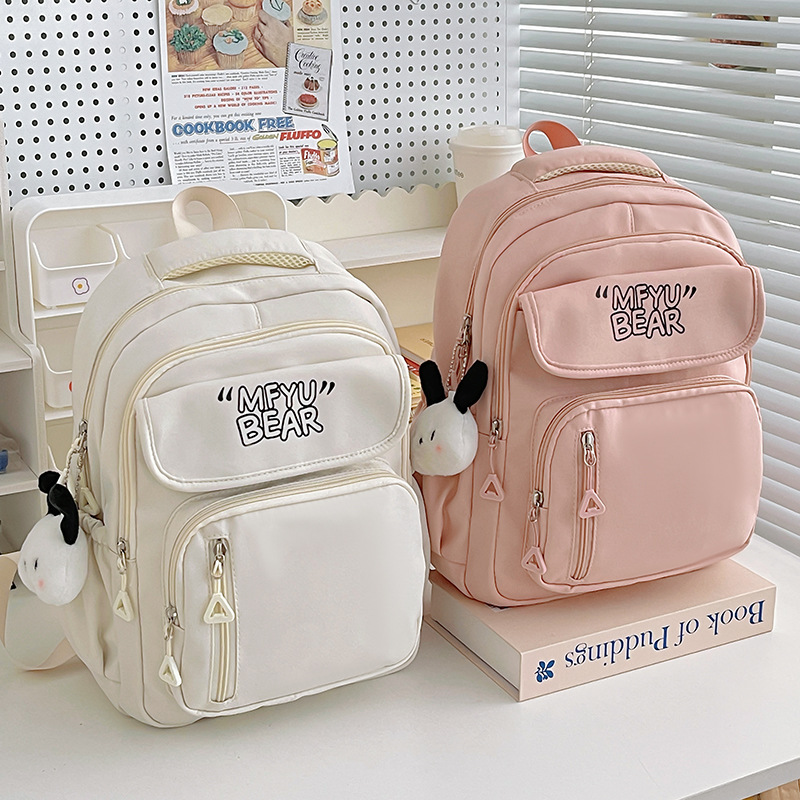 Cross-border Japanese-style schoolbag for primary and junior high school students, large-capacity schoolbag for girls, junior high school students, backpack for young girls, travel backpack Application Scenario