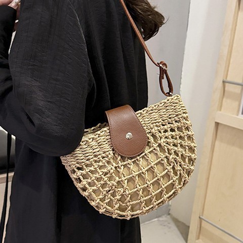 New trendy single-shoulder straw bag, woven bag, vacation beach bag, women's bag, fresh and clean, semi-circular hollowed-out crossbody straw bag details Picture