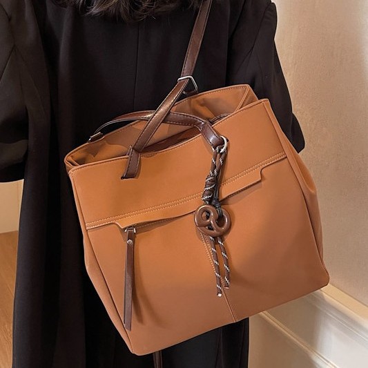 New single-shoulder tote bag, underarm handbag, multi-functional large-capacity backpack, autumn and winter casual design bag details Picture