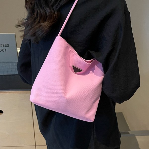 The Korean version of Instagram Super Fire Network red envelope bag for women, 2025 new style, high-end, simple and solid color hand-held commuting bucket bag Specification drawing