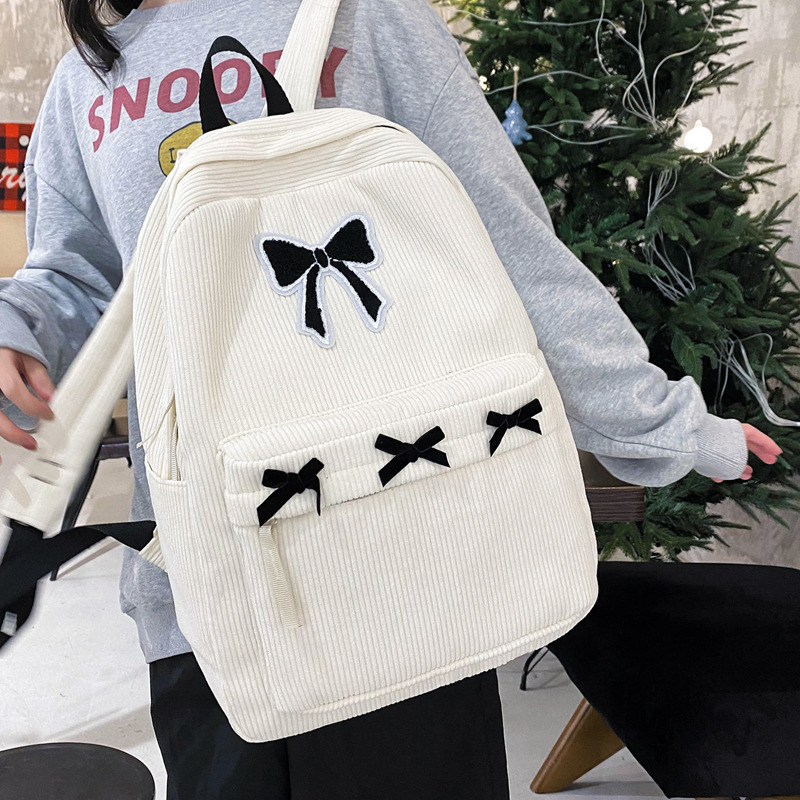 Japanese-style Instagram backpacks for girls with high appearance standards, simple, niche and versatile backpacks for college students, and Korean-style high school backpacks for girls full figure