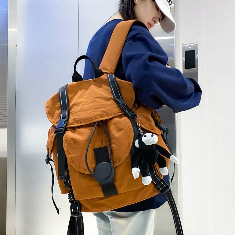 Outdoor sports hiking bags, large-capacity travel backpacks, lightweight computer backpacks for women, college and high school students' schoolbags full figure