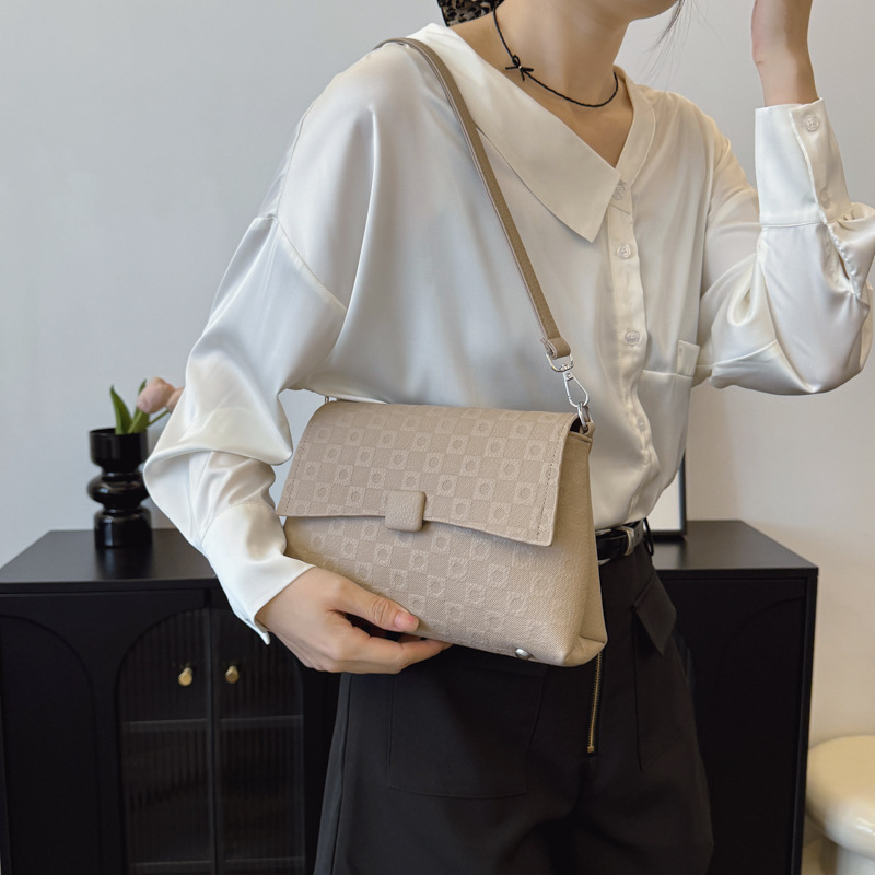 Women's fashion underarm bag 2025 new trendy small square bag, high-end retro single-shoulder bag, commuter crossbody bag Specification drawing