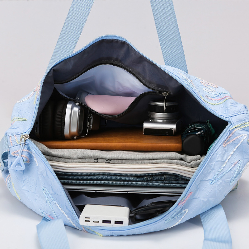 Lightweight and expandable travel bag, large-capacity handbag, dry-wet separation sports and fitness bag, portable luggage, yoga bag Application Scenario