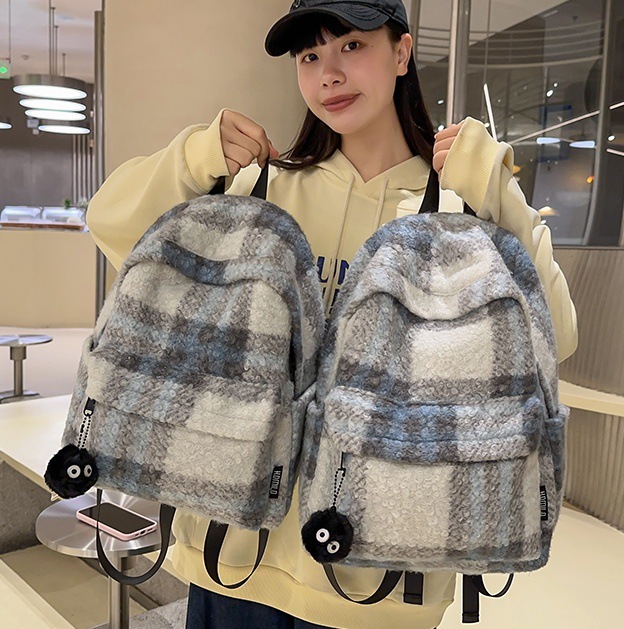 Autumn and winter retro checkered plush schoolbag for girls, Japanese style Instagram simple student backpack, versatile backpack for girls to travel full figure