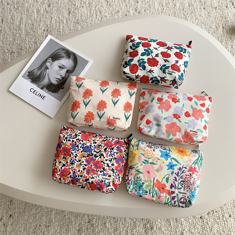3432 Retro Fashion Flower Makeup Bag for women, large-capacity zipper storage and organization bag, clutch full figure