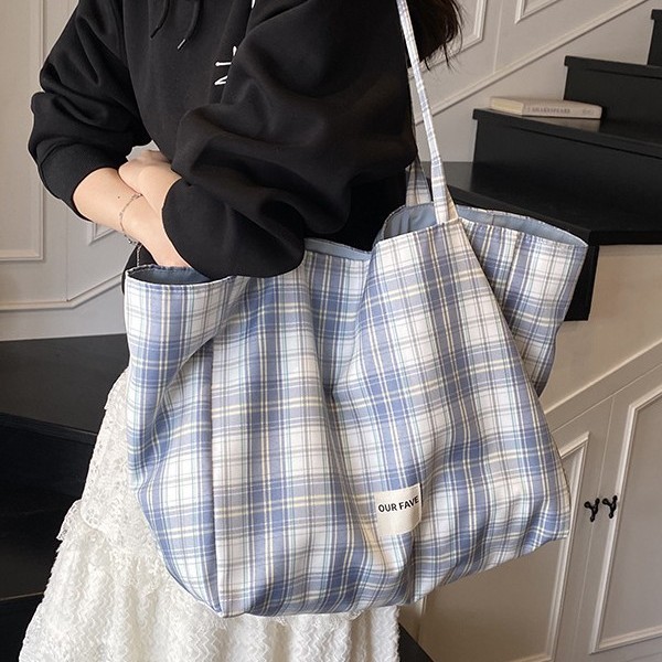 Korean large-capacity underarm bag, women's bag, Spring 2025 new checkered tote bag, student class shoulder bag full figure