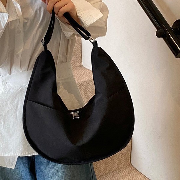 Nylon fabric bag for women, single-shoulder large-capacity student bag for class, commuting, crossbody dumpling bag, soft and simple crescent-shaped bag Specification drawing