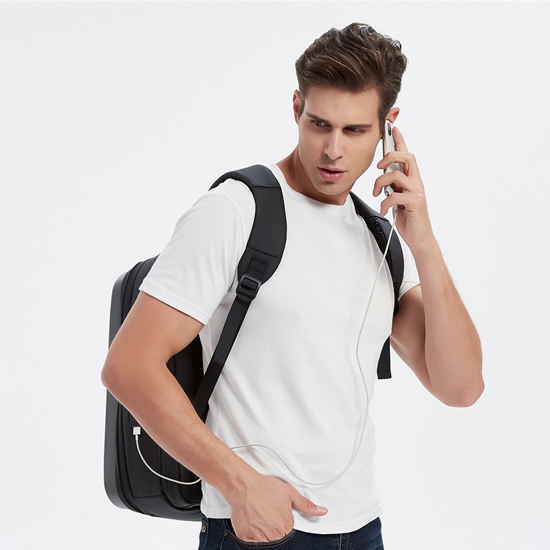Cross-border large-capacity waterproof gaming computer bag, men's high-end business backpack, casual business trip bag Application Scenario