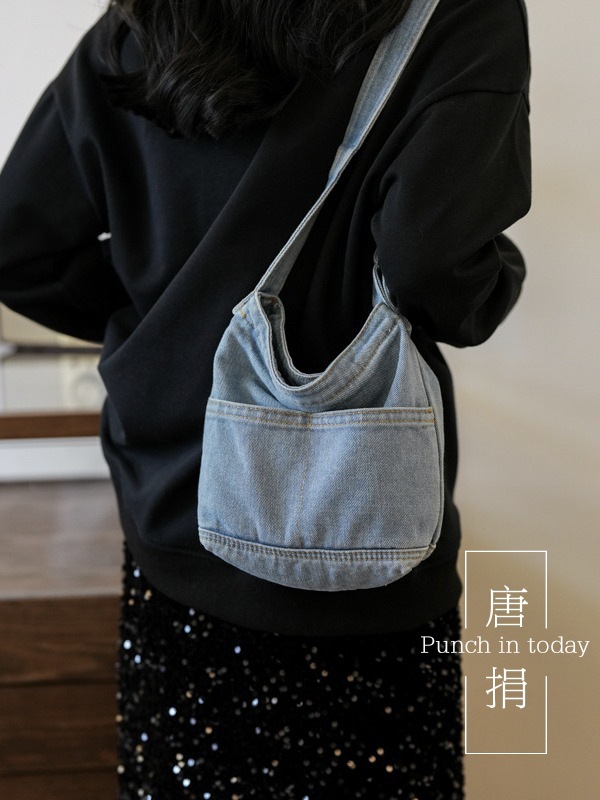 ins denim phone bag, Korean style fashionable single-shoulder bag, Japanese style simple and retro crossbody bag, artistic style small backpack full figure
