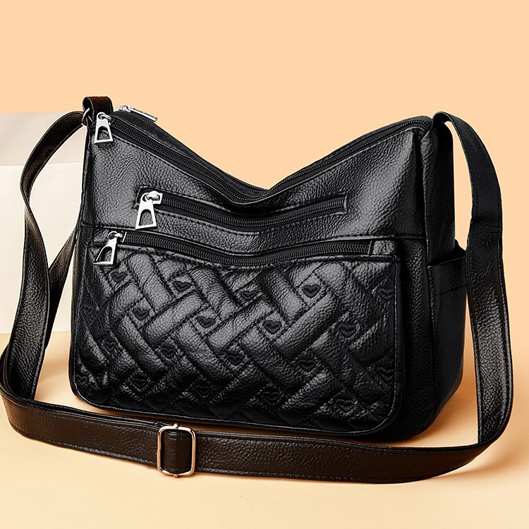 High-quality texture women's bag 2024, soft multi-layer versatile single-shoulder crossbody bag, large-capacity fashionable for middle-aged and elderly mothers Application Scenario