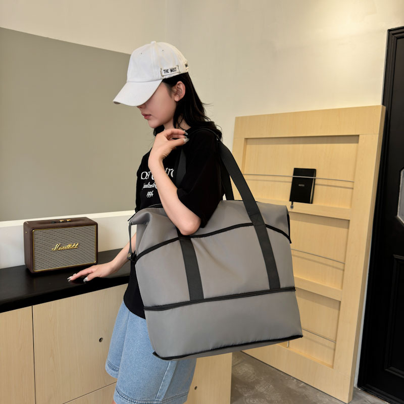 Hand-held large-capacity travel bags, short-distance luggage storage bags for foreign trade expansion, dry and wet separation sports, swimming and fitness bags Application Scenario