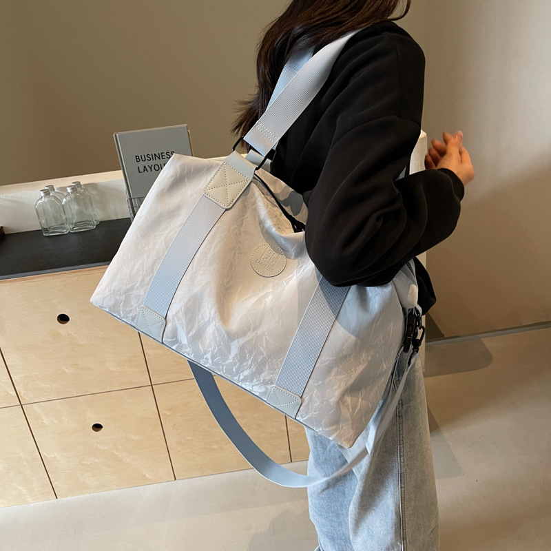 Fashionable and lightweight short-distance travel bag, hand-held and shoulder-loaded sports yoga fitness bag, large-capacity simple and casual luggage bag Specification drawing