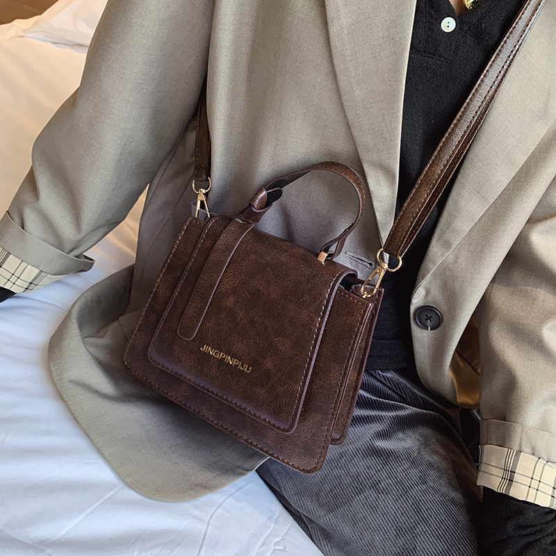 Sheng Shi Retro chic Bag for Women 2019 Popular new Hong Kong-style fashionable texture versatile single-shoulder crossbody small square bag details Picture