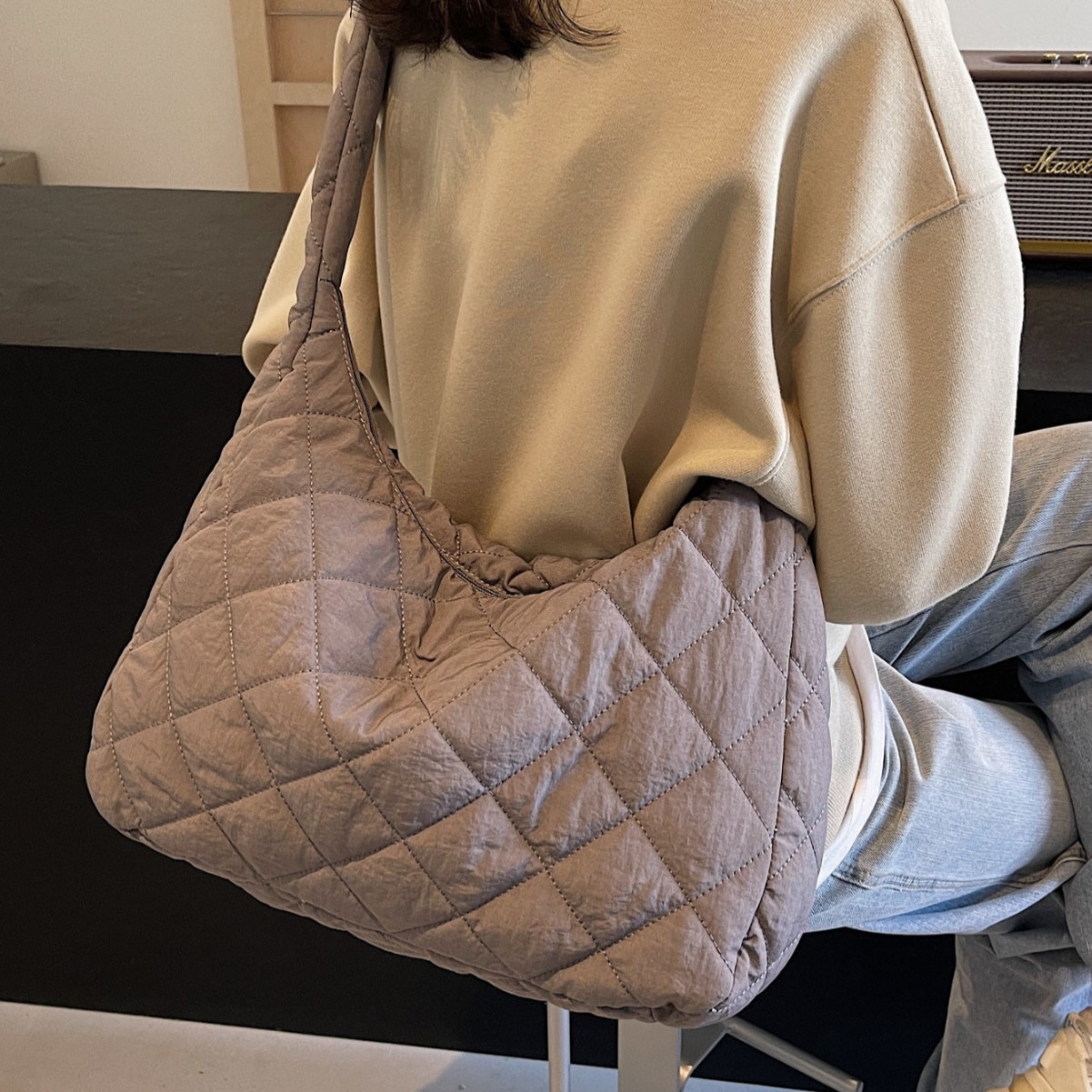 Diamond-patterned fashion cotton jacket 2024 Winter new Design Pleated large-capacity cotton jacket Casual embroidered thread single-shoulder tote bag full figure