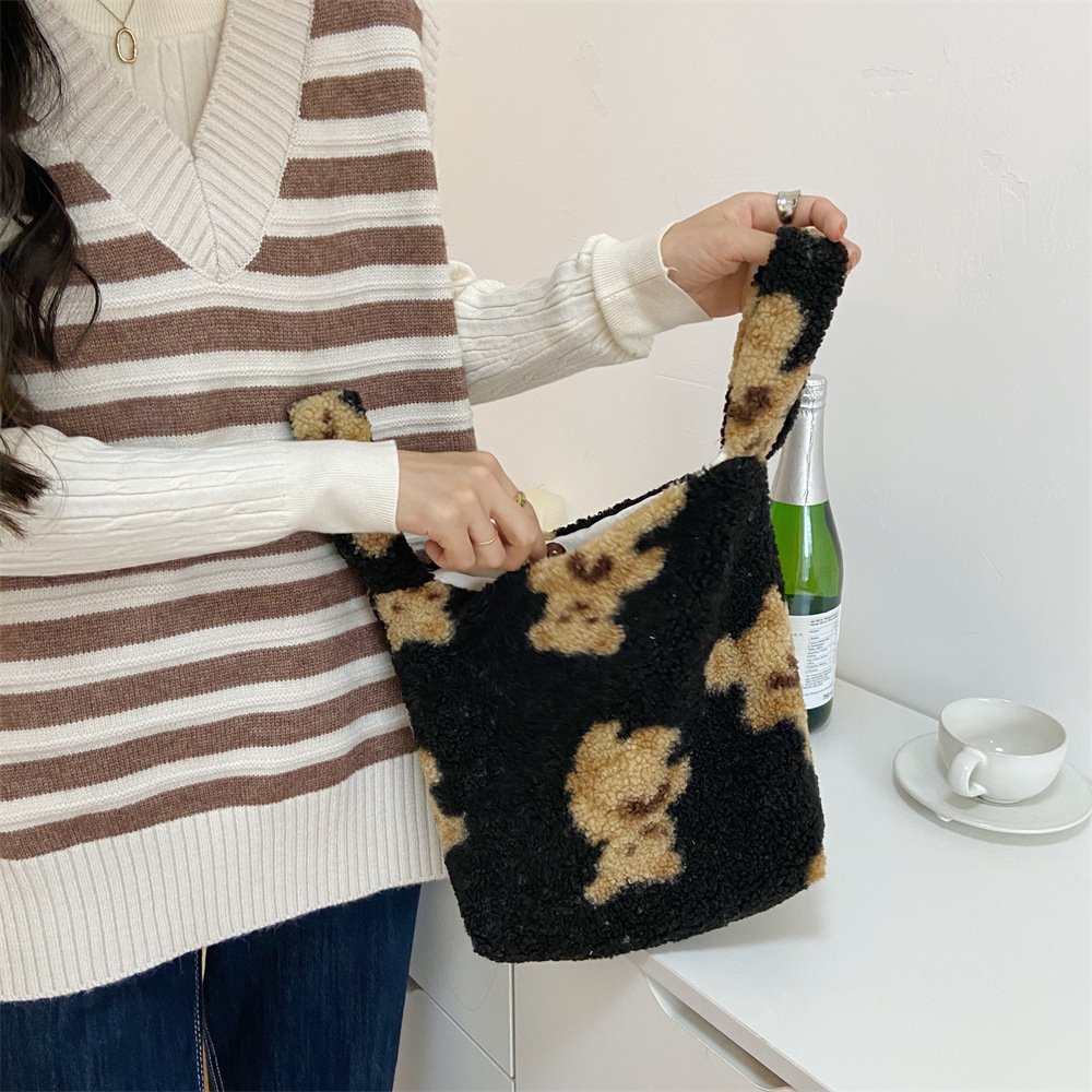 09282 Retro and cute lamb plush bear handbag, casual student single-shoulder bag, hand-held bento bag full figure