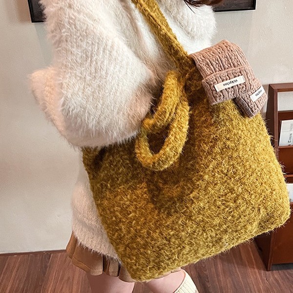 New autumn and winter fashion plush bags, super soft and cute bags, versatile shoulder bags, large-capacity tote bags details Picture