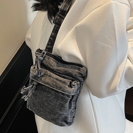 ins retro denim crossbody bag for men, Korean-style casual washable single-shoulder bag, light and casual solid-color phone bag for women details Picture
