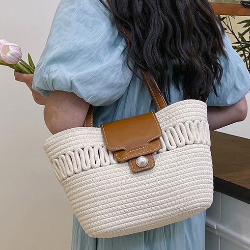 This year, French straw woven bags, casual woven bags, beach bags, and niche retro country-style handbags are all in fashion Specification drawing