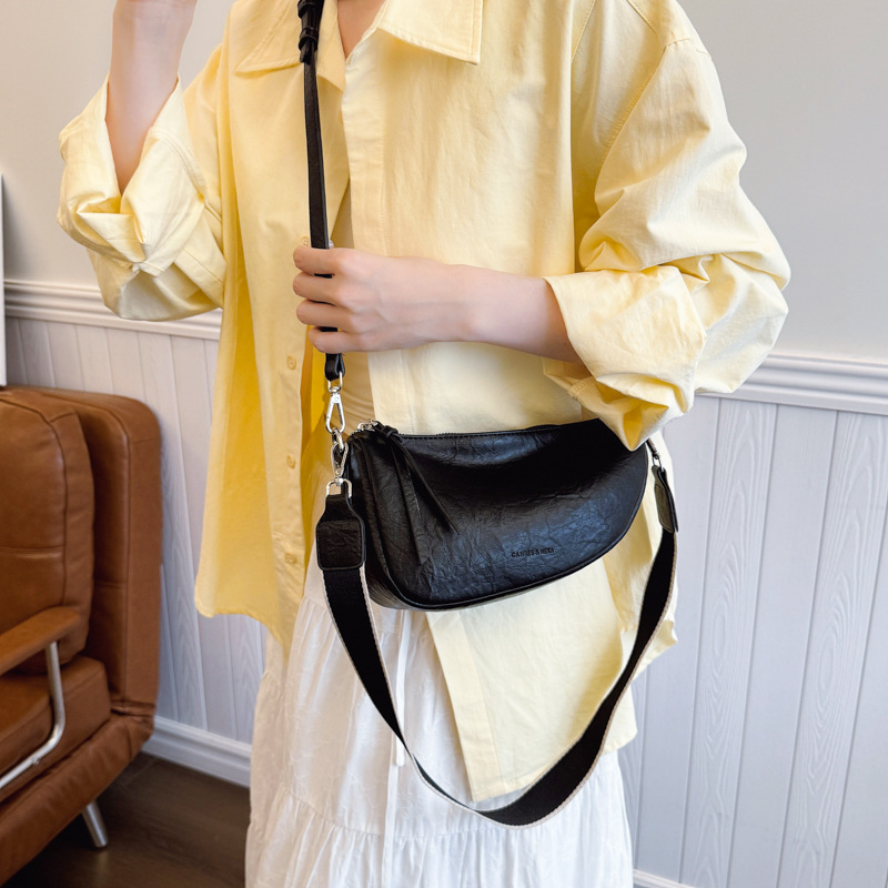 Korean retro casual single-shoulder handbag for women, new summer 2025, simple and versatile, niche crossbody saddle bag Specification drawing