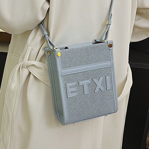 Fashionable new letter coin purse, high-end texture, large-capacity casual single-shoulder crossbody bag, versatile color-blocking backpack details Picture