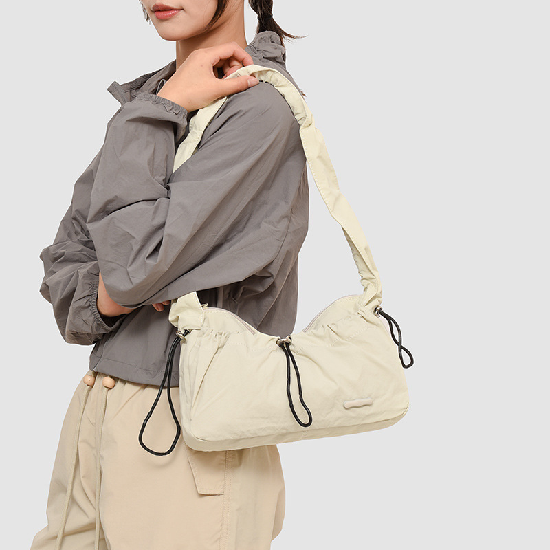 Retro-style fairy pleated cloud underarm bag, Korean Instagram simple and versatile single-shoulder bag, and a niche girl's crossbody bag details Picture