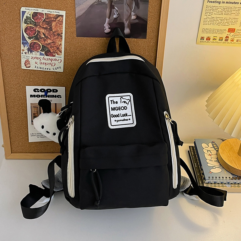 A new cross-border student backpack, a large-capacity, simple forest-themed backpack for girls, and a travel backpack for primary and junior high school students Application Scenario