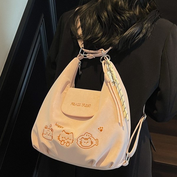 Spring and summer popular cute tote bags for women, 2025 new large-capacity single-shoulder bag, niche commuting backpack Application Scenario