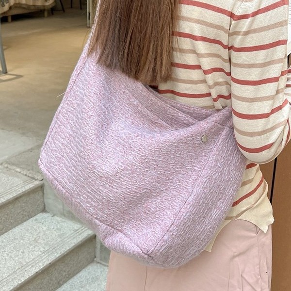 2024 New Korean InS-style plush rolled-out large-capacity single-shoulder armpit bag, crossbody bag, versatile handbag Specification drawing
