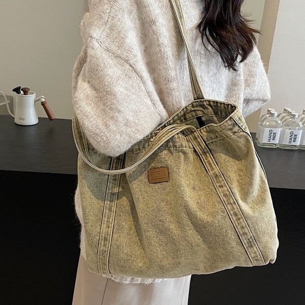 A niche design 2024 new Korean style ins denim fashionable, simple and versatile single-shoulder tote bag for commuting and shopping details Picture