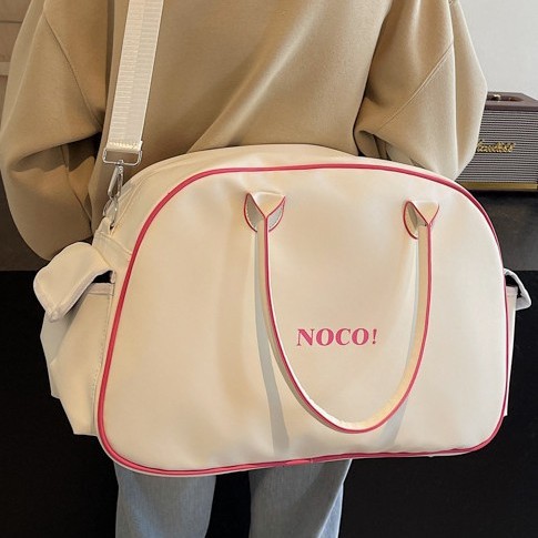 A large-capacity travel bag for the new autumn and winter of 2024, a fashionable and casual single-shoulder bag, a Korean-style, trendy and versatile commuter bag for women full figure