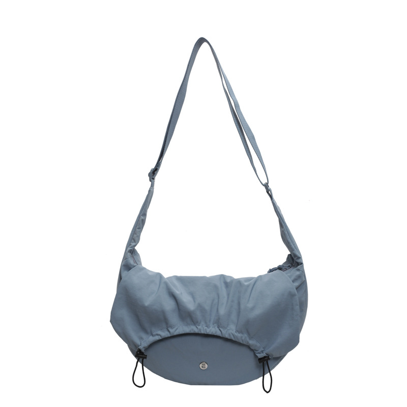 A new cross-border lightweight pleated crossbody bag, a fashionable commuting student hand-held fabric bag with a drawstring at the top, a Japanese-style single-shoulder bag Item Picture
