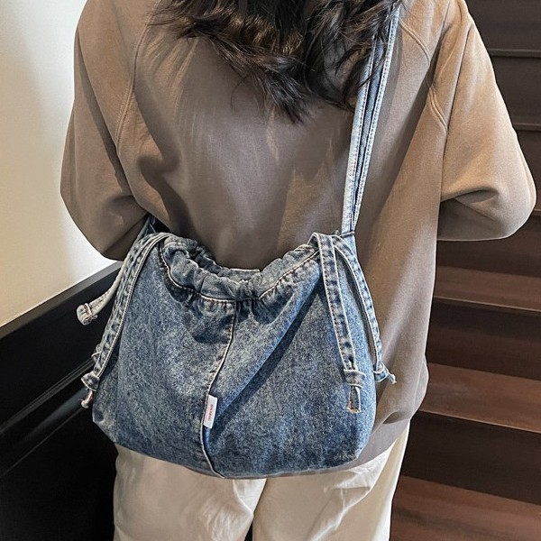 Casual commuting large-capacity bag 2025 new washed denim patchwork underarm bag, niche and versatile single-shoulder bag full figure
