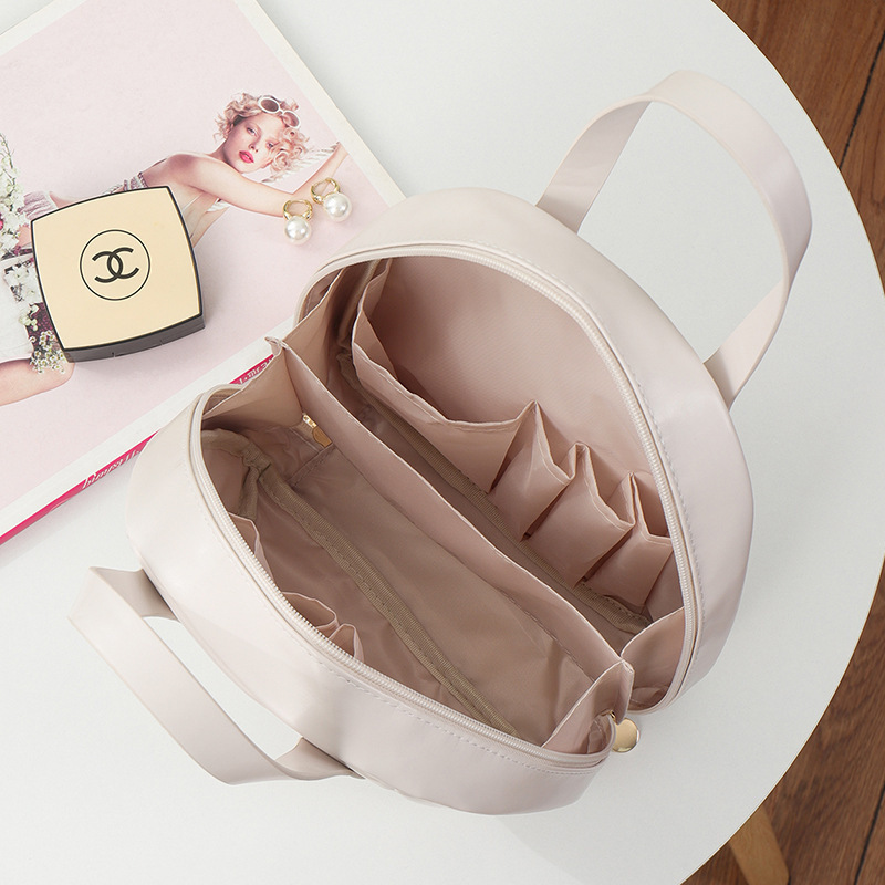 2024 New high-appearance-level shell makeup bag, ins large-capacity portable hand-held skin care and toiletries storage bag details Picture