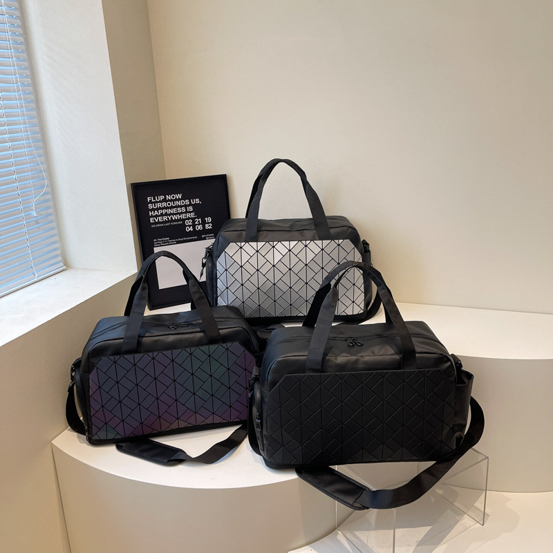 Korean version laser personalized travel bag, large-capacity dry and wet separation sports and fitness bag, unisex short-distance luggage bag details Picture