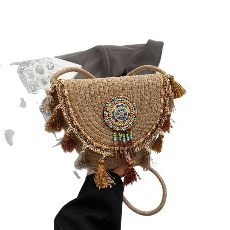 Casual woven bag 2025 Spring New Style straw woven bag, ethnic style niche tassel handbag, texture envelope bag Item Picture