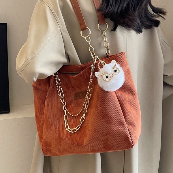 Large-capacity corduroy large bag for women, a niche design sense single-shoulder bag, stylish and casual, a tote bag for college students' commuting to class full figure